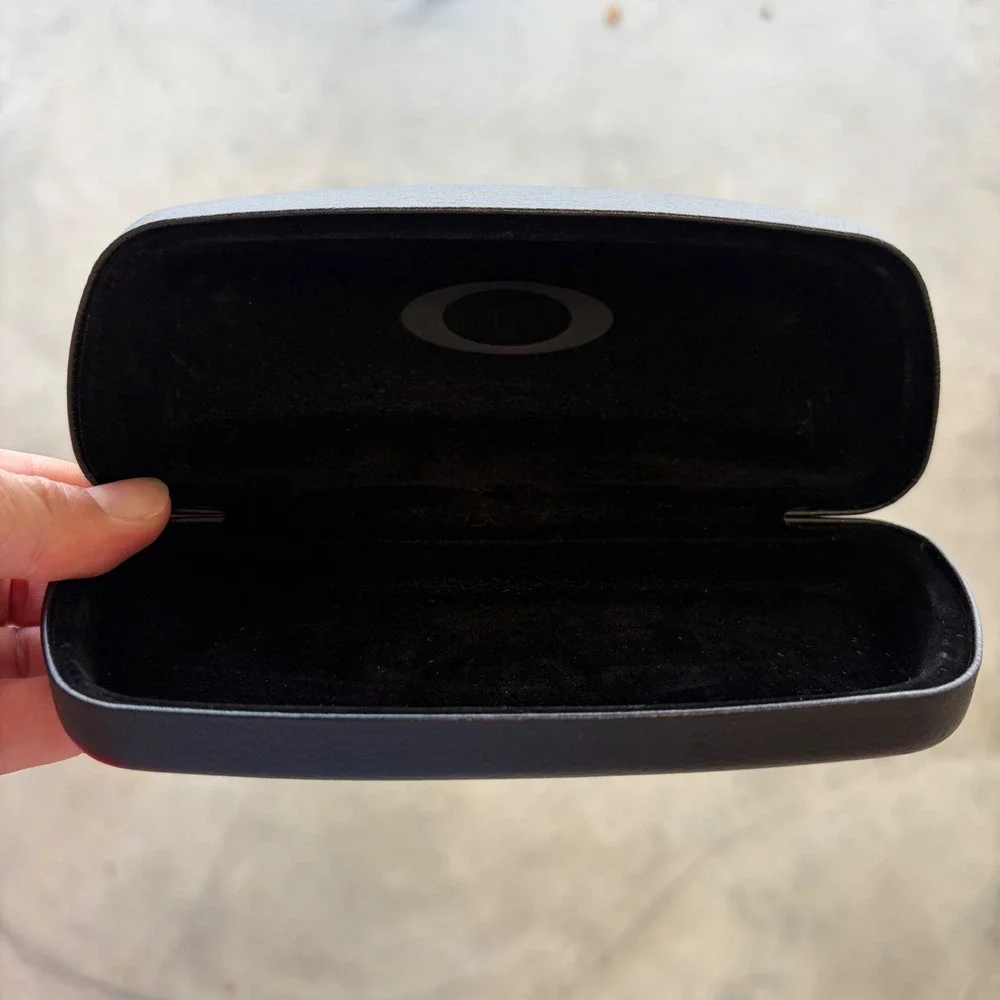 Oakley Black Hard Shell Sunglasses Case Textured Faux Leather Clamshell Logo